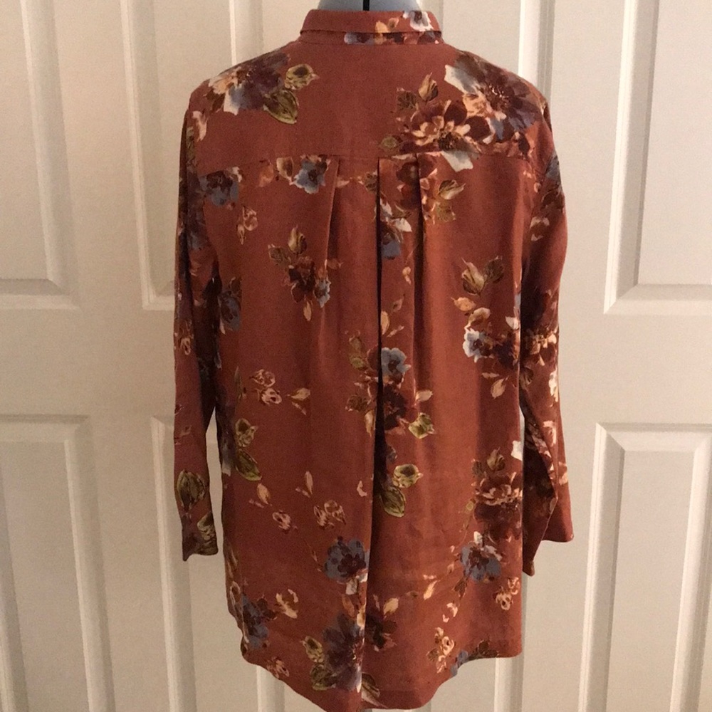 John Mark Linen Floral Blouse Size M - Picture 2 of 16